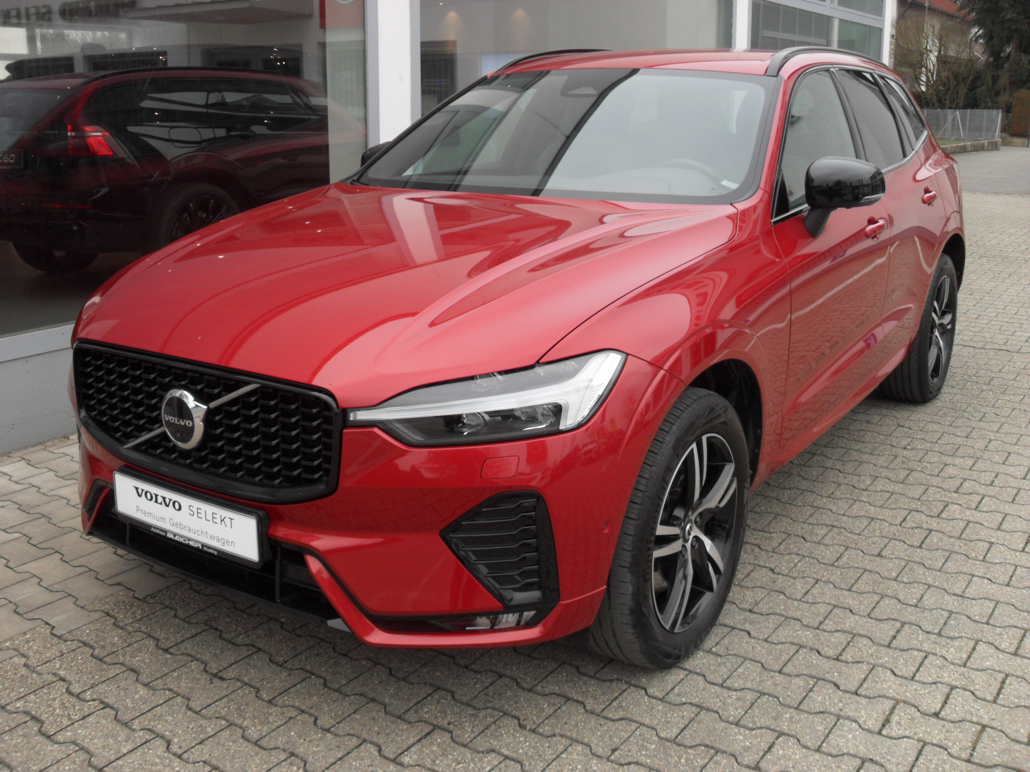 Volvo XC60 R-Design AWD Diesel – Premium-SUV mit Stil, Technik und Komfort
